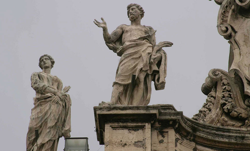 مجسمه های میدان سن پیتر در واتیکان