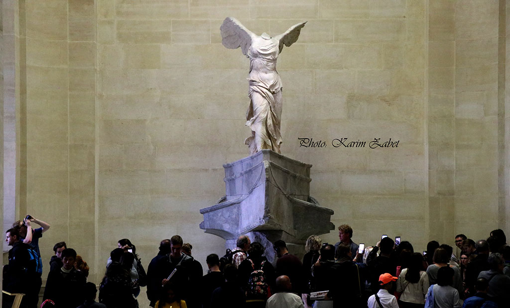 مجسمه پیروزی بالدار ساموتراس در موزه لوور
