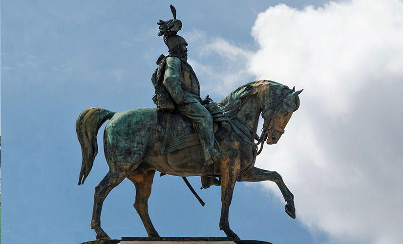 مجسمه بزرگ ویکتور امانوئل دوم در میدان ونیز