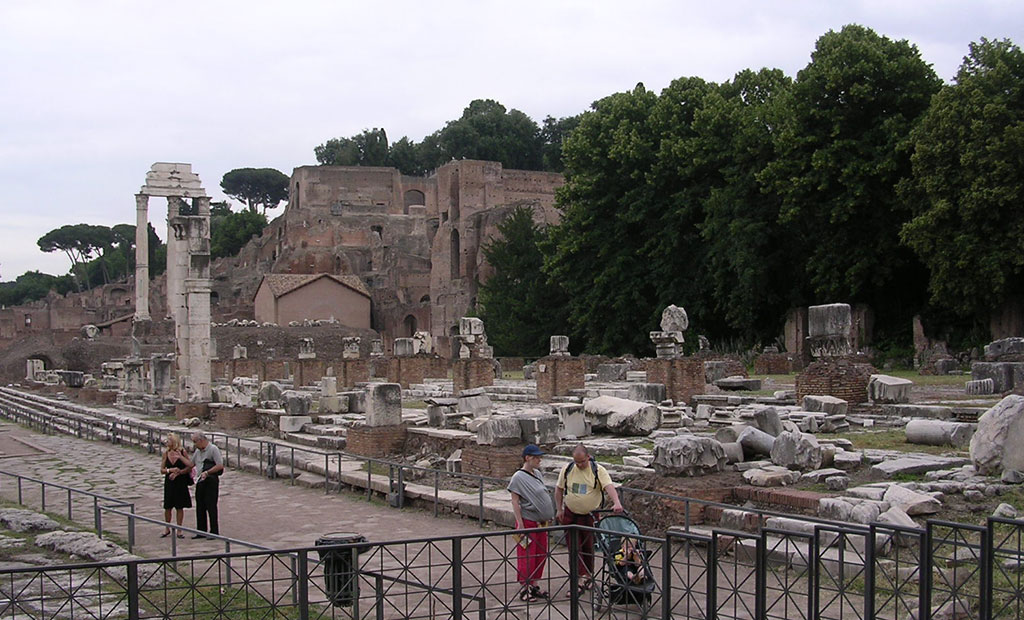 بقایای باسیلیکا جولیا در رومان فروم