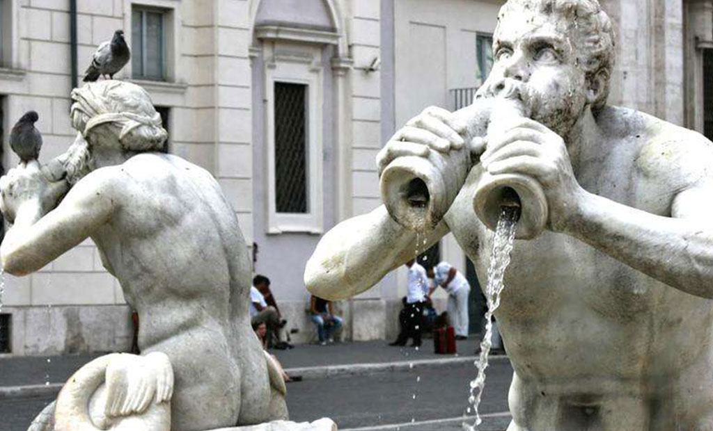 مجسمه های فواره دل مورو در میدان ناوونا شهر رم
