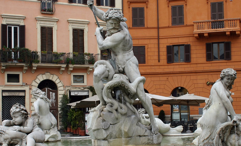 مجسمه های فواره نپتون در میدان ناوونا شهر رم
