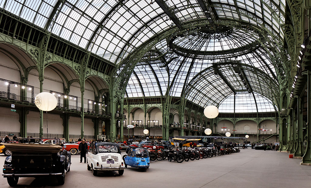 نمایشگاه خودروهای کلاسیک در گراند پله