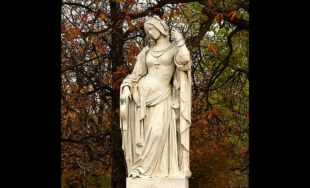مجسمه ملکه های اروپایی در باغ لوگزامبورگ پاریس
