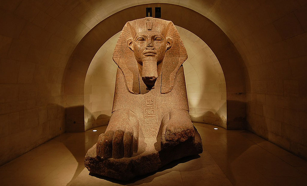 مجسمه ابولهول مصری در موزه لوور