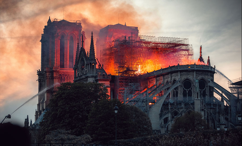 آتش سوزی کلیسای جامع نوتردام پاریس 2019