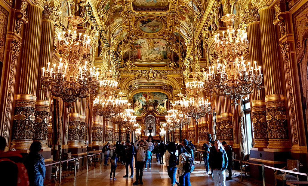 تالار اجتماعات طلایی رنگ اپرا گارنیه پاریس