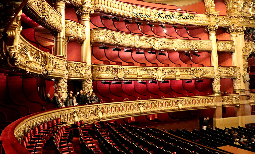 سالن نمایش اپرا گارنیه با 1979 نفر ظرفیت