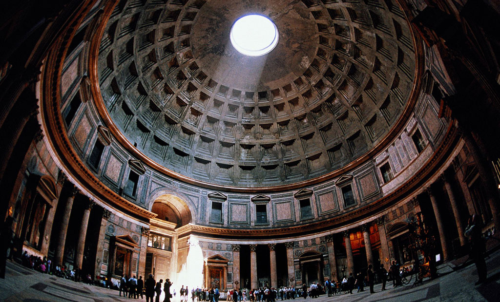 فضای داخلی معبد پانتئون رم