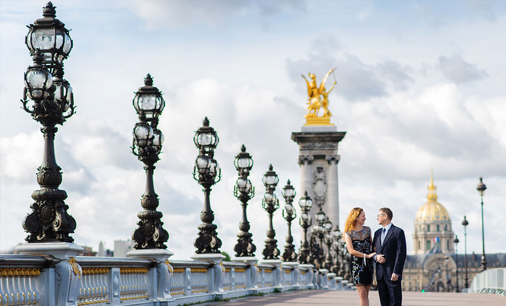 پل الکساندر سوم پاریس مکان محبوب گردشگران برای عکاسی