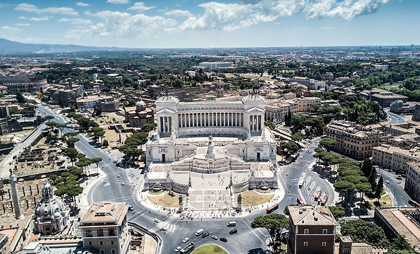 نمای زیبایی از میدان ونیز شهر رم